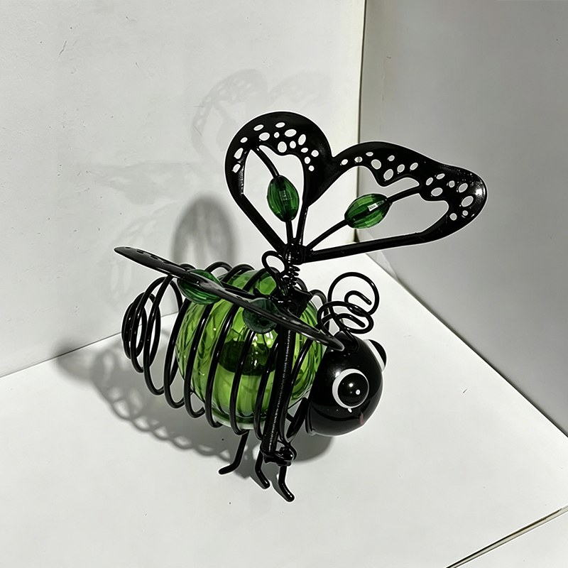 BeeGlow™ – Magisches Solarlicht für Garten und Balkon